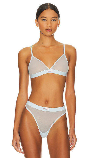 Alexander Wang Triangle Bra With Bodywear Label in Baby Blue - Alexander Wang - Soutien-gorge triangle avec étiquette Bodywear - Bleu bébé - Alexander Wang 淡蓝色紧身衣标签三角文胸 - Alexander Wang Triangel-BH mit Bodywear-Label in Babyblau - Alexander Wang 바디웨어 라벨 디테일 베이비 블루 트라이앵글 브라 - Reggiseno a triangolo Alexander Wang con etichetta bodywear in baby blue