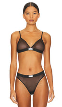 Alexander Wang Triangle Bra With Bodywear Label in Black - Alexander Wang - Soutien-gorge triangle avec étiquette Bodywear - Noir - Alexander Wang 黑色紧身衣标签三角文胸 - Alexander Wang Triangel-BH mit Bodywear-Label in Schwarz - Alexander Wang 바디웨어 라벨 디테일 블랙 트라이앵글 브라 - Reggiseno a triangolo Alexander Wang con etichetta bodywear in nero