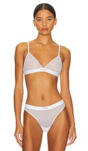Alexander Wang Triangle Bra With Bodywear Label in White - Alexander Wang - Soutien-gorge triangle avec étiquette Bodywear - Blanc - Alexander Wang 白色紧身衣标签三角文胸 - Alexander Wang Triangel-BH mit Bodywear-Label in Weiß - Alexander Wang 화이트 바디웨어 라벨 트라이앵글 브라 - Reggiseno a triangolo Alexander Wang con etichetta bodywear in bianco