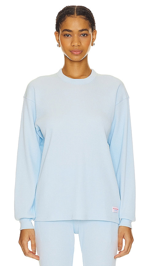 Alexander Wang Waffle Crew Neck Longsleeve in Baby Blue - Alexander Wang - T-shirt à manches longues et col ras du cou gaufré en bleu bébé - Alexander Wang 淡蓝色华夫格圆领长袖 - Alexander Wang Waffel-Langarmshirt mit Rundhalsausschnitt in Babyblau - Alexander Wang 와플 크루넥 롱슬리브 베이비 블루 색상 - Maglia a maniche lunghe girocollo Alexander Wang Waffle in celeste