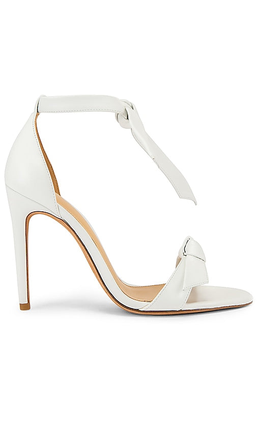 Alexandre Birman Clarita Sandal in White - Alexandre Birman Sandale Clarita en blanc - Alexandre Birman Clarita 白色凉鞋 - Alexandre Birman Clarita Sandale in Weiß - Alexandre Birman 클라리타 샌들 화이트 색상 - Sandalo Alexandre Birman Clarita in bianco
