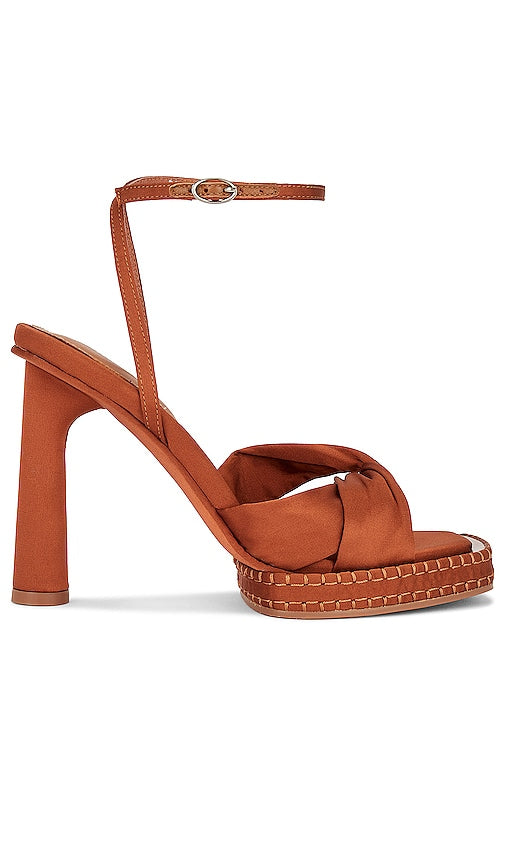 Alias Mae Gipsy Sandal in Tan - Sandale Gipsy Alias ​​Mae en beige - Alias Mae 黄褐色吉普赛凉鞋 - Alias ​​Mae Gipsy Sandale in Hellbraun - Alias ​​Mae Gipsy 샌들 색상 - Sandalo Gipsy Alias ​​Mae color marrone chiaro