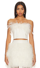 Alice + Olivia Ceresi Feather Top in White - Alice + Olivia Haut à plumes Ceresi en blanc - Alice + Olivia Ceresi 白色羽毛上衣 - Alice + Olivia Ceresi Federoberteil in Weiß - Alice + Olivia Ceresi 페더 탑 - Top in piume Alice + Olivia Ceresi in bianco