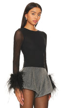 Alice + Olivia Delaina Ls Mesh Feathr Cuf Top in Black