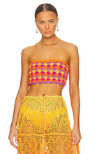 Alix Pinho x REVOLVE Sunset Crop Top in Orange - Alix Pinho x REVOLVE Sunset Crop Top en Orange - Alix Pinho x REVOLVE 橙色日落短款上衣 - Alix Pinho x REVOLVE Sunset Crop Top in Orange - Alix Pinho x REVOLVE 선셋 크롭 탑 in 오렌지 - Top corto Alix Pinho x REVOLVE Sunset in arancione
