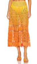 Alix Pinho x REVOLVE Sunset Midi Skirt in Orange - Alix Pinho x REVOLVE Jupe Midi Sunset en Orange - Alix Pinho x REVOLVE 橙色日落中长裙 - Alix Pinho x REVOLVE Sunset Midirock in Orange - Alix Pinho x REVOLVE 선셋 미디 스커트 in 오렌지 - Gonna midi Alix Pinho x REVOLVE Sunset in arancione