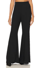 Amanda Uprichard Hughes Pants in Black - Pantalon Amanda Uprichard Hughes en noir - 阿曼达·乌普里查德·休斯 (Amanda Uprichard Hughes) 黑色裤子 - Amanda Uprichard Hughes Hose in Schwarz - Amanda Uprichard Hughes 팬츠 블랙 색상 - Pantaloni Amanda Uprichard Hughes neri