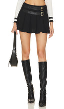 Amanda Uprichard Sanders Skort in Black - Jupe-short Amanda Uprichard Sanders en noir - 阿曼达·乌普里查德·桑德斯 (Amanda Uprichard Sanders) 黑色裙裤 - Amanda Uprichard Sanders Skort in Schwarz - Amanda Uprichard Sanders 스코트 블랙 색상 - Gonna pantalone Amanda Uprichard Sanders in nero