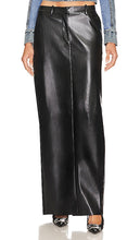 Amanda Uprichard X Revolve Dossi Faux Leather Maxi Skirt in Black - Amanda Uprichard X Revolve Dossi Jupe longue en simili cuir noir - Amanda Uprichard X Revolve Dossi 黑色人造皮革超长裙 - Amanda Uprichard X Revolve Dossi Maxirock aus Kunstleder in Schwarz - Amanda Uprichard X Revolve Dossi 인조 가죽 맥시 스커트 - Gonna maxi in ecopelle Amanda Uprichard X Revolve Dossi in nero