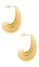 Amber Sceats Ribbed Hoop Earring in Metallic Gold