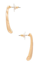 Amber Sceats Ribbed Statement Earring in Metallic Gold