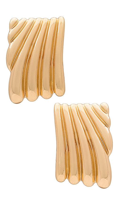 Amber Sceats Ribbed Statement Earring in Metallic Gold