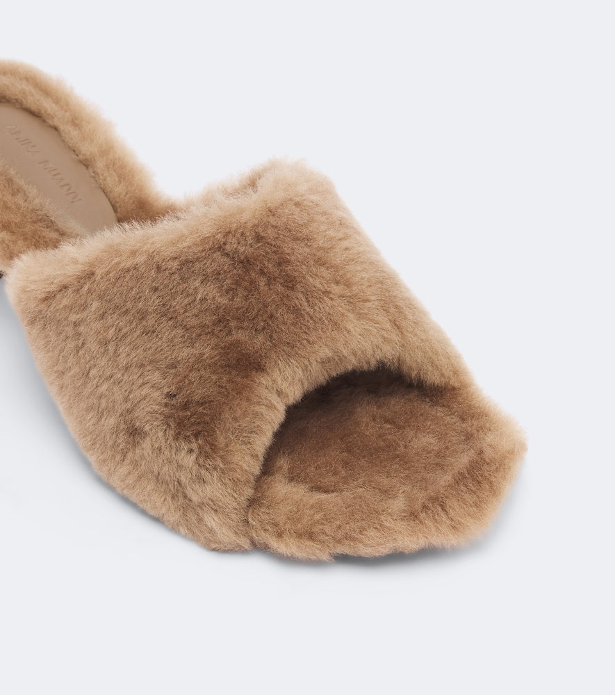 Amina Muaddi Taylor shearling mules (Beige) - High-Heel Sandals