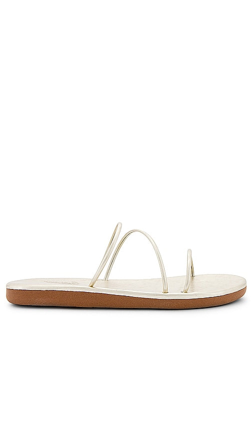 Ancient Greek Sandals Polytimi Flip Flop Sandal in Metallic Gold - Ancient Greek Sandals Sandales tongs Polytimi en or métallisé - 古希腊凉鞋 Polytimi 金属金色人字拖凉鞋 - Antike griechische Sandalen Polytimi Flip-Flop-Sandale in Metallic-Gold - 고대 그리스 샌들 메탈릭 골드 소재의 폴리티미 플립플롭 샌들 - Sandali della Grecia antica Sandalo infradito Polytimi in oro metallizzato