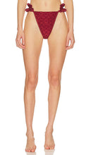 Andrea Iyamah Mulan Bikini Bottom in Wine - Andrea Iyamah - Mulan - Bas de bikini couleur vin - Andrea Iyamah Mulan 酒红色比基尼泳裤 - Andrea Iyamah Mulan Bikinihose in Wein - Andrea Iyamah Mulan 비키니 하의 in Wine - Slip bikini Andrea Iyamah Mulan color vino