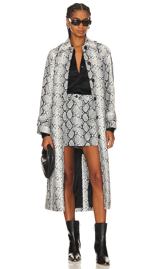 Apparis Ingrid Python Coat in Black, White - Manteau Apparis Ingrid Python en noir, blanc - Apparis Ingrid 黑色、白色蟒蛇纹大衣 - Apparis Ingrid Python-Mantel in Schwarz, Weiß - Apparis 잉그리드 파이톤 코트(블랙, 화이트) - Cappotto Apparis Ingrid in pitone in nero, bianco
