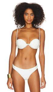 Aquamanile Lotus Flower Bikini Top in White - Haut de bikini fleur de lotus Aquamanile en blanc - Aquamanile 白色莲花比基尼上衣 - Aquamanile Lotusblumen-Bikinioberteil in Weiß - Aquamanile 로터스 플라워 비키니 탑 화이트 색상 - Top bikini Aquamanile con fiore di loto in bianco