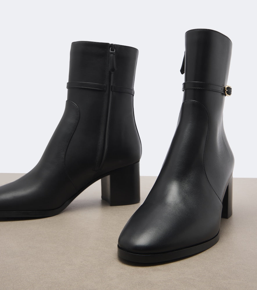 Aquazzura Cotswold leather ankle boots in Black - Mid Heels