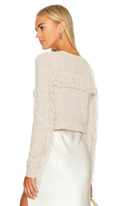 Autumn Cashmere Fringed Sweater in Cream - Pull à franges en cachemire d'automne en crème - 秋季奶油色羊绒流苏毛衣 - Herbstlicher Pullover aus Kaschmir mit Fransen in Creme - 가을 캐시미어 프린지 스웨터크림 색상 - Maglione autunnale con frange in cashmere color crema