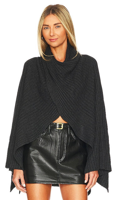 Autumn Cashmere Hybrid Rib Cape in Grey - Cape côtelée hybride en cachemire d'automne en gris - 秋季灰色羊绒混合罗纹斗篷 - Herbstliches Kaschmir-Hybrid-Ripp-Cape in Grau - Autumn Cashmere 하이브리드 립 케이프그레이 색상 - Mantella a coste ibrida in cashmere autunnale in grigio