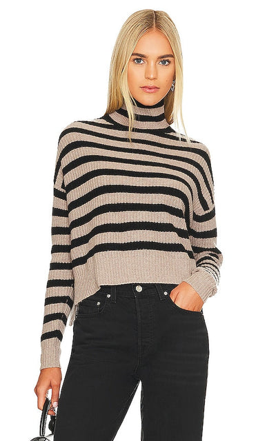 Autumn Cashmere Striped Turtleneck Sweater in Beige - Pull à col roulé rayé en cachemire d'automne en beige - 秋季米色羊绒条纹高领毛衣 - Gestreifter Rollkragenpullover aus herbstlichem Kaschmir in Beige - 가을 캐시미어 스트라이프 터틀넥 스웨터(베이지색) - Maglione dolcevita a righe in cashmere autunnale in beige