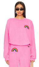 Aviator Nation Rainbow Embroidery Crew Neck Sweatshirt in Pink - Aviator Nation - Sweat ras du cou brodé arc-en-ciel en rose - Aviator Nation 粉色彩虹刺绣圆领运动衫 - Aviator Nation Sweatshirt mit Rundhalsausschnitt und Regenbogenstickerei in Rosa - Aviator Nation 레인보우 자수 크루넥 스웨트셔츠 핑크 색상 - Felpa girocollo con ricamo arcobaleno Aviator Nation in rosa