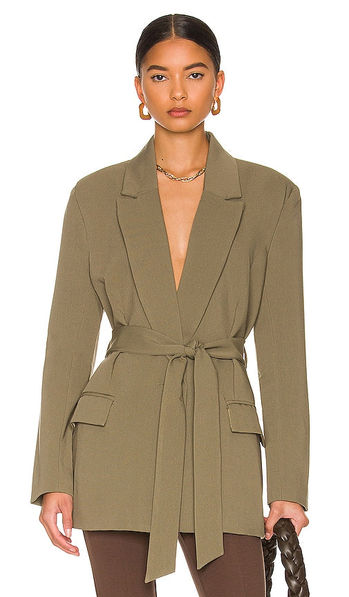 Bardot Belted Blazer in Olive - Blazer ceinturé Bardot en olive - Bardot 橄榄色束带西装外套 - Bardot-Blazer mit Gürtel in Oliv - Bardot 벨티드 블레이저 올리브 색상 - Blazer con cintura Bardot in verde oliva