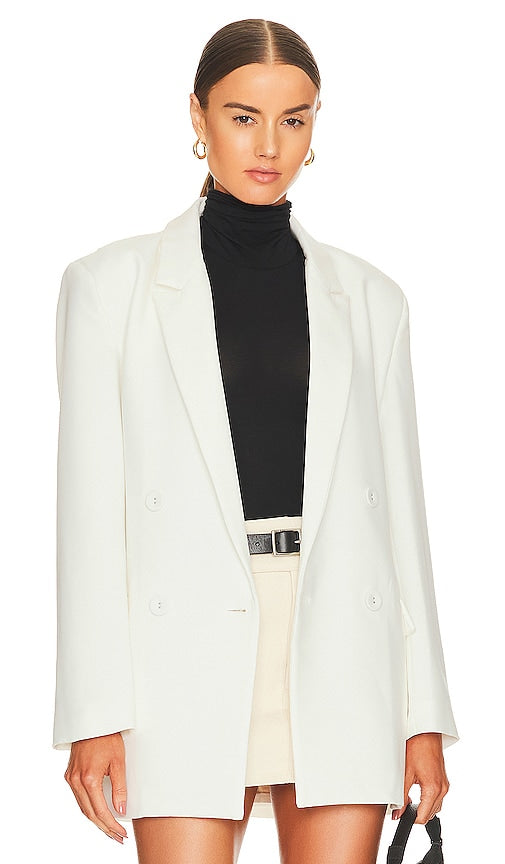 Bardot Maison Split Back Blazer in White - Bardot Maison Blazer fendu dans le dos en blanc - Bardot Maison 白色开叉西装外套 - Bardot Maison Blazer mit geteiltem Rücken in Weiß - Bardot Maison 스플릿 백 블레이저 화이트 색상 - Blazer Bardot Maison con spacco sul retro in bianco