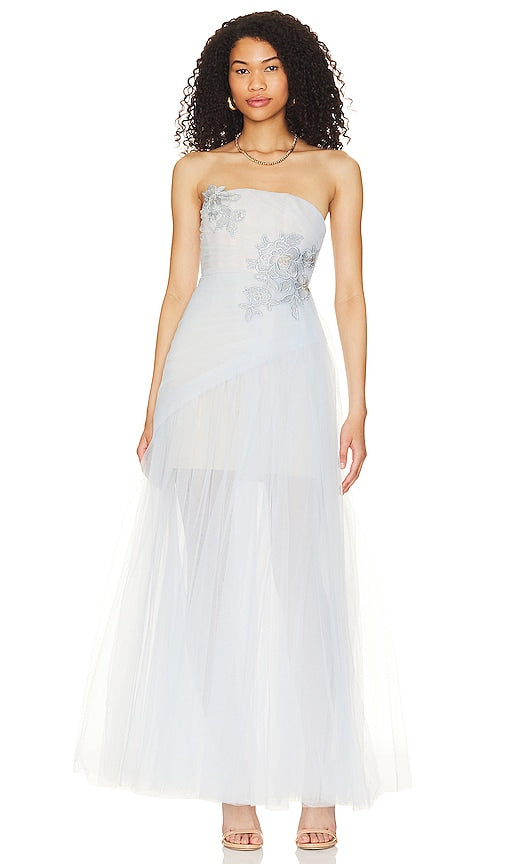 BCBGMAXAZRIA Strapless Gown in Baby Blue - Robe bustier BCBGMAXAZRIA en bleu bébé - BCBGMAXAZRIA 淡蓝色无肩带礼服 - BCBGMAXAZRIA Trägerloses Kleid in Babyblau - BCBGMAXAZRIA 스트랩리스 가운 - BCBGMAXAZRIA Abito senza spalline in celeste
