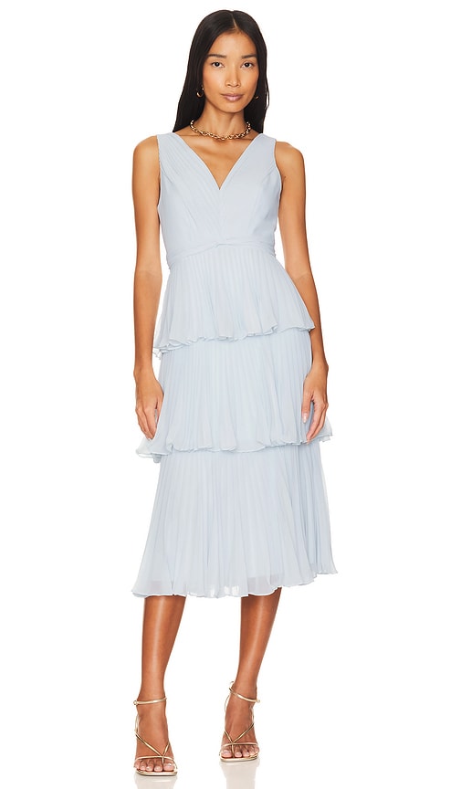 BCBGMAXAZRIA Tiered Gown in Baby Blue - Robe à volants BCBGMAXAZRIA en bleu bébé - BCBGMAXAZRIA 淡蓝色叠层礼服 - BCBGMAXAZRIA Stufenkleid in Babyblau - BCBGMAXAZRIA 티어드 가운 - BCBGMAXAZRIA Abito a strati in celeste