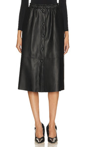 BCBGeneration Faux Leather Midi Skirt in Black - Jupe mi-longue en similicuir BCBGeneration en noir - BCBGeneration 黑色人造皮革中长半身裙 - BCBGeneration Midirock aus Kunstleder in Schwarz - BCBGeneration 인조 가죽 미디 스커트블랙 색상 - Gonna longuette in ecopelle BCBGeneration in nero