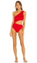 BEACH RIOT Celine One Piece in Red - BEACH RIOT Une pièce Céline en rouge - BEACH RIOT Celine 一件红色单品 - BEACH RIOT Celine Einteiler in Rot - BEACH RIOT 셀린느 원피스 레드 색상 - BEACH RIOT Celine Costume intero in rosso