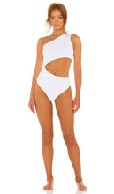 BEACH RIOT Celine One Piece in White - BEACH RIOT Une pièce Céline en blanc - BEACH RIOT Celine 白色一件 - BEACH RIOT Celine Einteiler in Weiß - BEACH RIOT 셀린느 원피스 화이트 색상 - BEACH RIOT Celine Costume intero in bianco