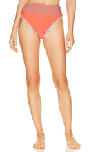 BEACH RIOT Emmy Bikini Bottom in Orange - BEACH RIOT Bas de bikini Emmy en orange - BEACH RIOT Emmy 橙色比基尼泳裤 - BEACH RIOT Emmy Bikinihose in Orange - BEACH RIOT Emmy 비키니 하의 오렌지 색상 - BEACH RIOT Emmy Slip bikini in arancione
