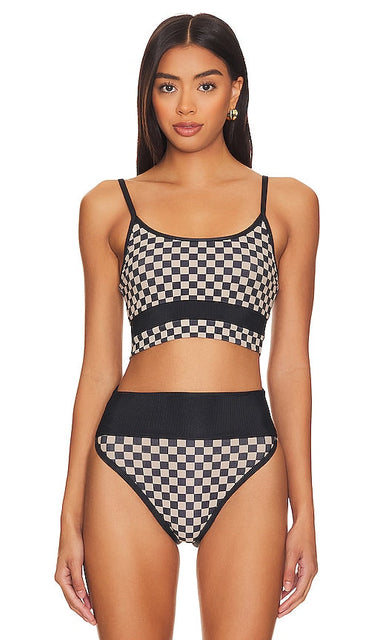 BEACH RIOT Eva Bikini Top in Black - Haut de bikini Eva BEACH RIOT en noir - BEACH RIOT Eva 黑色比基尼上衣 - BEACH RIOT Eva Bikinioberteil in Schwarz - BEACH RIOT 에바 비키니 탑 블랙 색상 - Top bikini Eva BEACH RIOT in nero