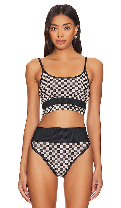 BEACH RIOT Eva Bikini Top in Black - Haut de bikini Eva BEACH RIOT en noir - BEACH RIOT Eva 黑色比基尼上衣 - BEACH RIOT Eva Bikinioberteil in Schwarz - BEACH RIOT 에바 비키니 탑 블랙 색상 - Top bikini Eva BEACH RIOT in nero