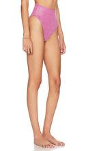 BEACH RIOT Highway Bottom in Pink