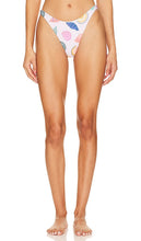 BEACH RIOT Kaylin Bikini Bottom in White - BEACH RIOT Bas de bikini Kaylin en blanc - BEACH RIOT Kaylin 白色比基尼泳裤 - BEACH RIOT Kaylin Bikinihose in Weiß - BEACH RIOT Kaylin 비키니 하의 화이트 색상 - BEACH RIOT Slip bikini Kaylin in bianco