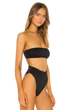 BEACH RIOT Kelsey Bikini Top in Black