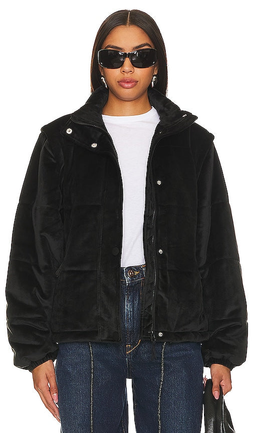 BEACH RIOT Kris Puffer Jacket in Black - BEACH RIOT Doudoune Kris en Noir - BEACH RIOT Kris 黑色填充夹克 - BEACH RIOT Kris Pufferjacke in Schwarz - BEACH RIOT 크리스 퍼퍼 재킷블랙 색상 - BEACH RIOT Piumino Kris in nero
