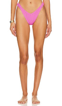 BEACH RIOT Phoebe Bikini Bottom in Pink - BEACH RIOT Bas de bikini Phoebe en rose - BEACH RIOT Phoebe 粉色比基尼泳裤 - BEACH RIOT Phoebe Bikinihose in Rosa - BEACH RIOT Phoebe 비키니 하의 핑크 색상 - BEACH RIOT Phoebe Slip bikini in rosa