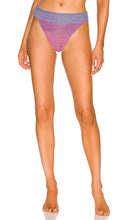 BEACH RIOT X REVOLVE Alexis Bikini Bottom in Purple - BEACH RIOT X REVOLVE Bas de Bikini Alexis en Violet - BEACH RIOT X REVOLVE Alexis 紫色比基尼泳裤 - BEACH RIOT X REVOLVE Alexis Bikinihose in Lila - BEACH RIOT X REVOLVE Alexis 비키니 하의 퍼플 색상 - BEACH RIOT X REVOLVE Alexis Slip bikini in viola