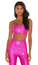 BEACH RIOT X REVOLVE Izzy Sports Bra in Fuchsia - BEACH RIOT X REVOLVE Soutien-gorge de sport Izzy en Fuchsia - BEACH RIOT X REVOLVE Izzy 紫红色运动文胸 - BEACH RIOT X REVOLVE Izzy Sport-BH in Fuchsia - BEACH RIOT X REVOLVE Izzy 스포츠 브라 - BEACH RIOT X REVOLVE Reggiseno sportivo Izzy in fucsia