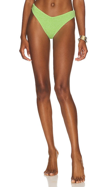 BEACH RIOT X Revolve Vanessa Bikini Bottom in Green - Bas de bikini BEACH RIOT X Revolve Vanessa en vert - BEACH RIOT X Revolve Vanessa 绿色比基尼泳裤 - BEACH RIOT X Revolve Vanessa Bikinihose in Grün - BEACH RIOT X Revolve Vanessa 비키니 하의 그린 색상 - Fondo bikini BEACH RIOT X Revolve Vanessa in verde