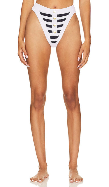 BEACH RIOT x REVOLVE Marnie Bikini Bottom in White - BEACH RIOT x REVOLVE Bas de Bikini Marnie en Blanc - BEACH RIOT x REVOLVE Marnie 白色比基尼泳裤 - BEACH RIOT x REVOLVE Marnie Bikinihose in Weiß - BEACH RIOT x REVOLVE Marnie 비키니 하의 화이트 색상 - Slip bikini BEACH RIOT x REVOLVE Marnie in bianco