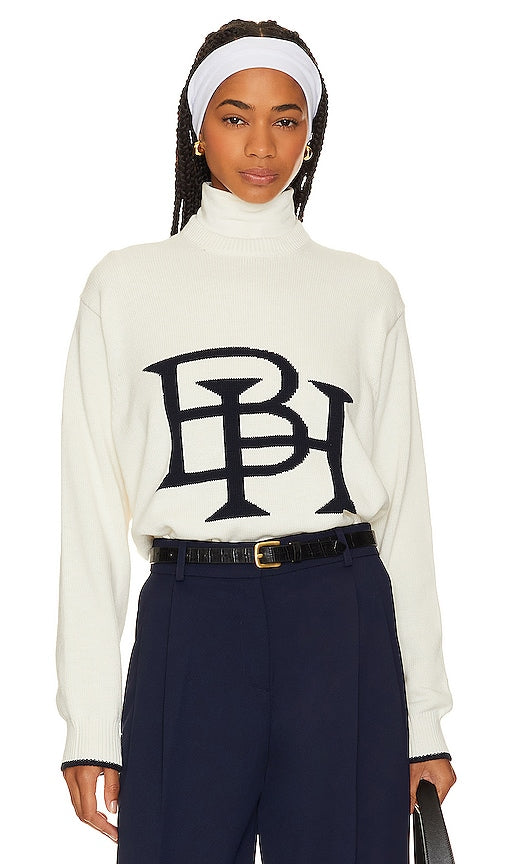 BEVERLY HILLS x REVOLVE Crew Neck Sweater in Ivory - Pull ras du cou BEVERLY HILLS x REVOLVE en ivoire - BEVERLY HILLS x REVOLVE 象牙色圆领毛衣 - BEVERLY HILLS x REVOLVE Rundhalspullover in Elfenbein - BEVERLY HILLS x REVOLVE 크루넥 스웨터 in Ivory - Maglione girocollo BEVERLY HILLS x REVOLVE in avorio