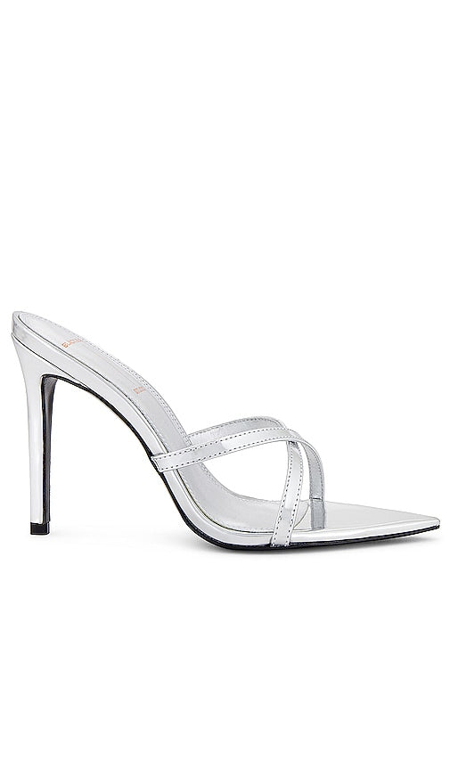 BLACK SUEDE STUDIO Arianna Sandal in Metallic Silver - BLACK SUEDE STUDIO Sandale Arianna en argent métallisé - 金属银色黑色麂皮 STUDIO Arianna 凉鞋 - SCHWARZE SUEDE STUDIO Arianna Sandale in Metallic-Silber - BLACK SUEDE STUDIO 메탈릭 실버 소재의 Arianna 샌들 - Sandalo Arianna STUDIO IN CAMOSCIO NERO in argento metallizzato
