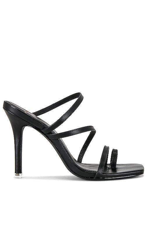 BLACK SUEDE STUDIO Cindy Sandal in Black - BLACK SUEDE STUDIO Sandale Cindy en noir - 黑色麂皮 STUDIO Cindy 黑色凉鞋 - BLACK SUEDE STUDIO Cindy Sandale in Schwarz - BLACK SUEDE STUDIO Cindy 샌들 블랙 색상 - STUDIO IN CAMOSCIO NERO Sandalo Cindy in nero