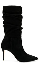 BLACK SUEDE STUDIO Geni Boot in Black - BLACK SUEDE STUDIO Geni Boot en Noir - 黑色麂皮 STUDIO Geni 黑色靴子 - BLACK SUEDE STUDIO Geni Boot in Schwarz - BLACK SUEDE STUDIO 제니 부츠블랙 색상 - Stivale Geni STUDIO IN CAMOSCIO NERO in nero