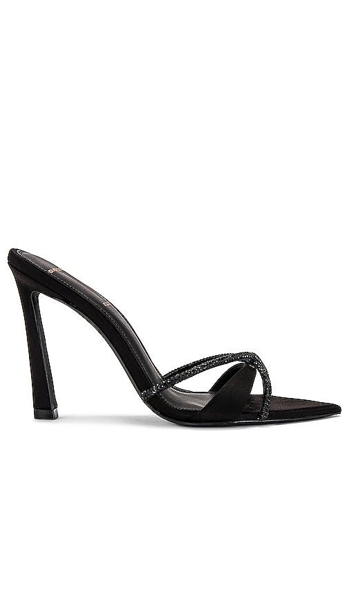 BLACK SUEDE STUDIO Sienna Sandal in Black - BLACK SUEDE STUDIO Sandale Sienna en noir - 黑色麂皮 STUDIO Sienna 黑色凉鞋 - BLACK SUEDE STUDIO Sienna Sandale in Schwarz - BLACK SUEDE STUDIO Sienna 샌들블랙 컬러 - Sandalo STUDIO IN CAMOSCIO NERO Sienna in nero